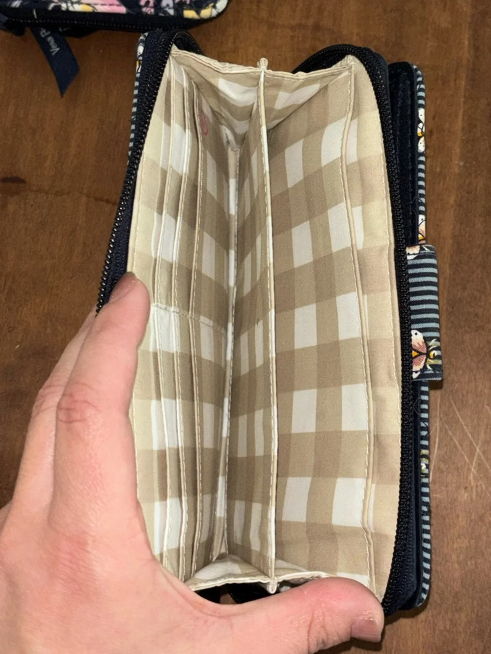 Vera Bradley Navy Striped Bee Print Turn Buckle Zip Wallet - Picture 4 of 6